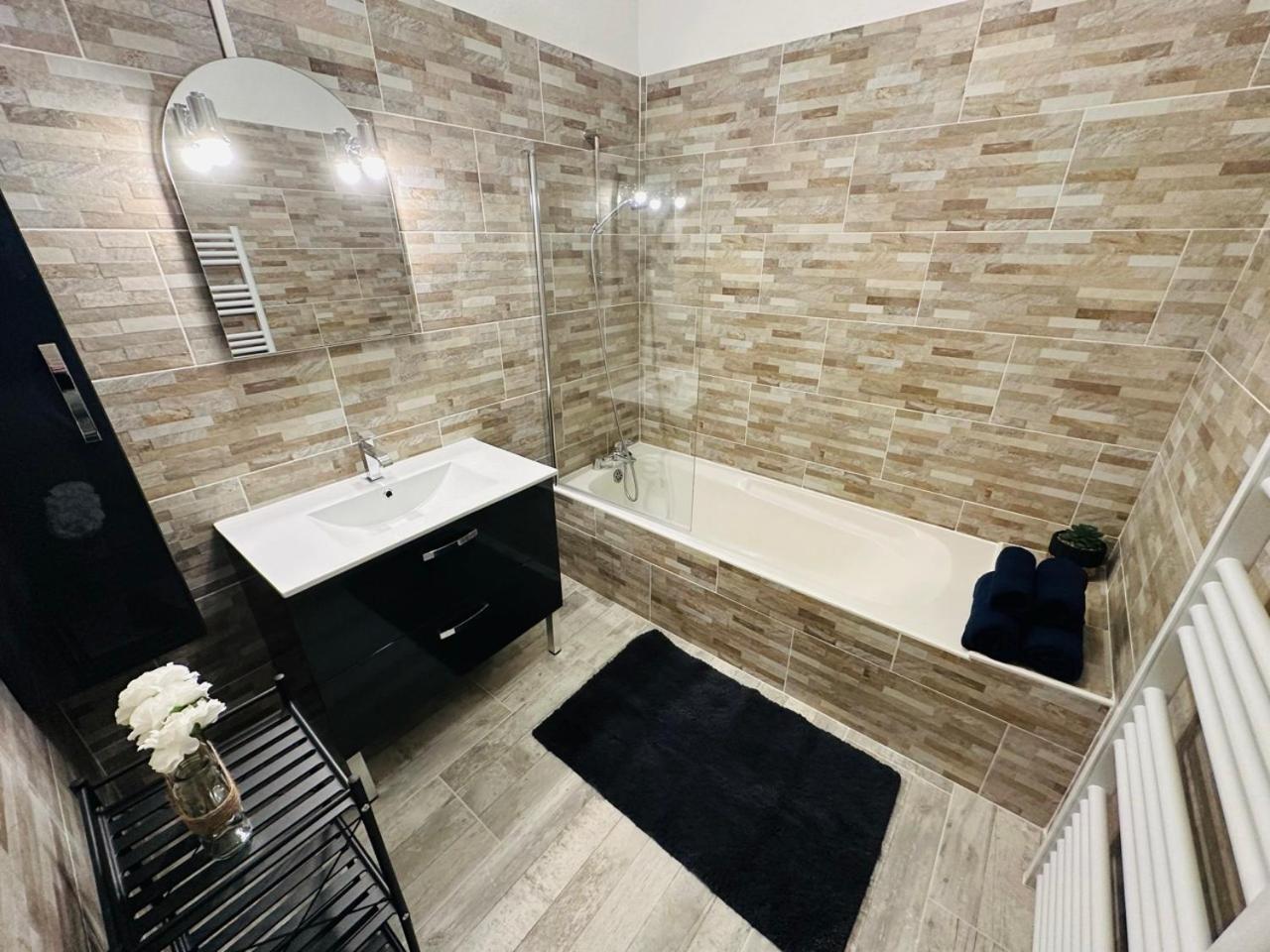 Les Appartements Du Mas - Emeraude Aigues-Mortes Exterior foto
